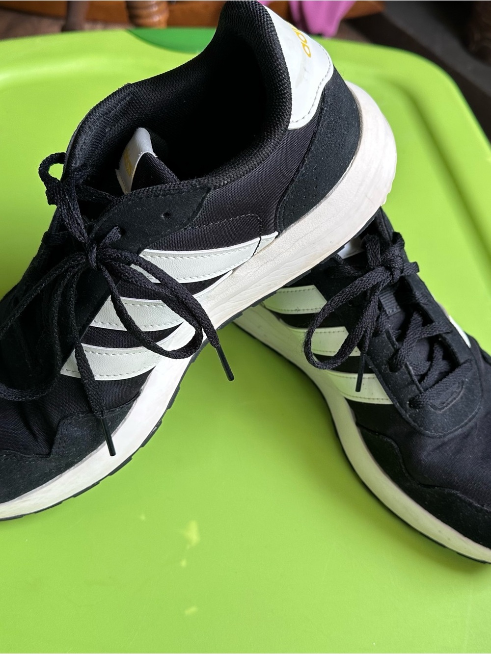 Adidas Run 60s sneakers women’s size 7